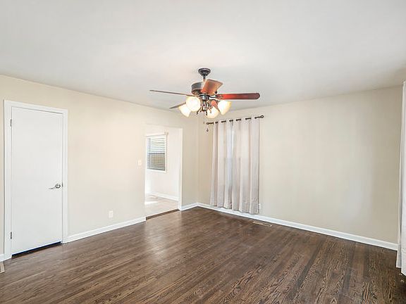 5th image of 454 N Denver Ave