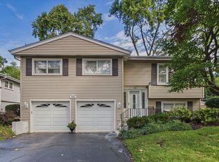 312 W Goebel Dr, Lombard, IL 60148