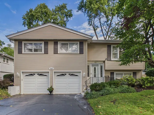 312 W Goebel Dr, Lombard, IL 60148