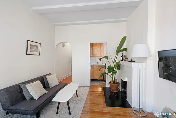 Rented by Oxford Property Group | media 9