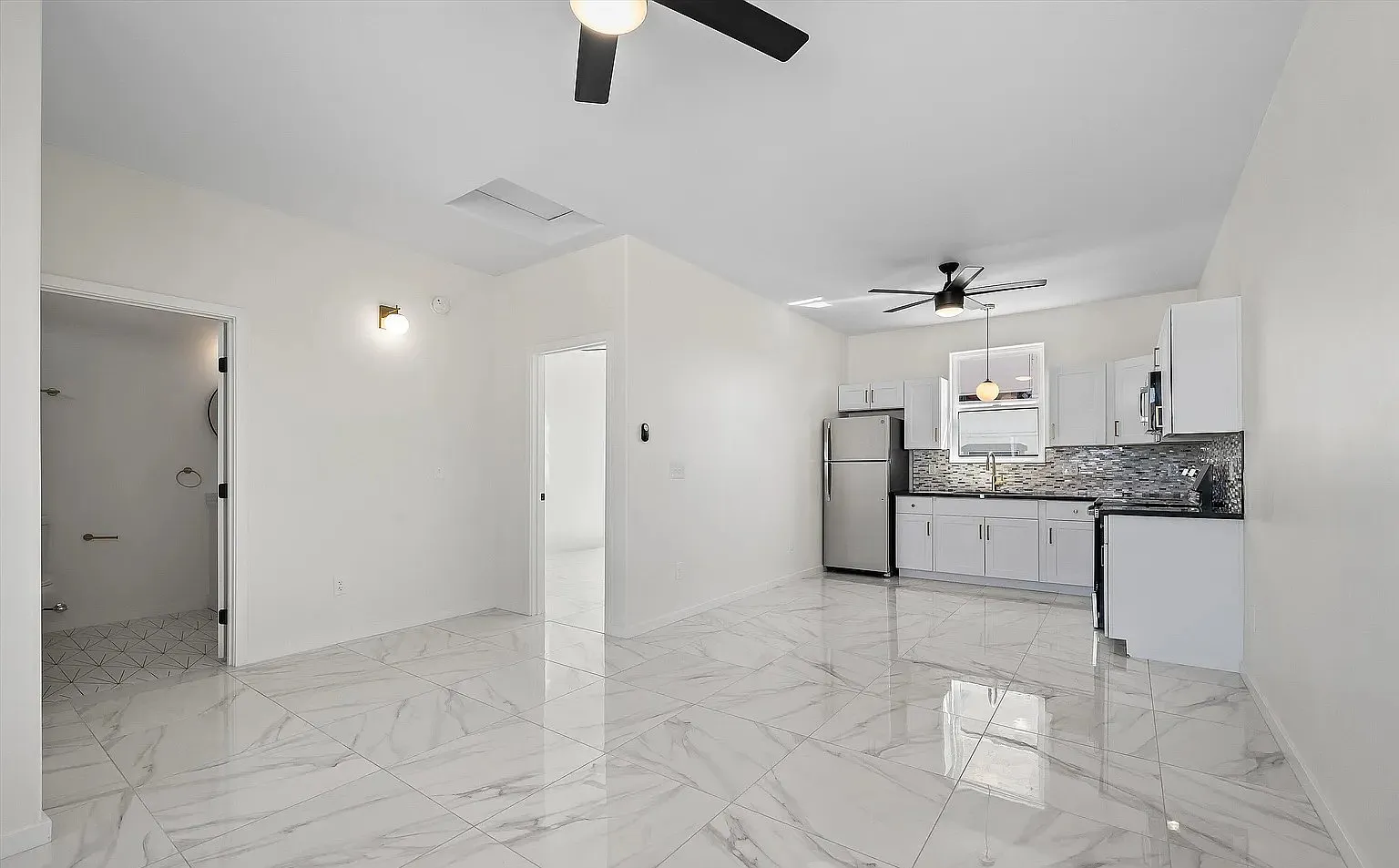 1 bed, 592 sqft, $1,190 — Photo 2