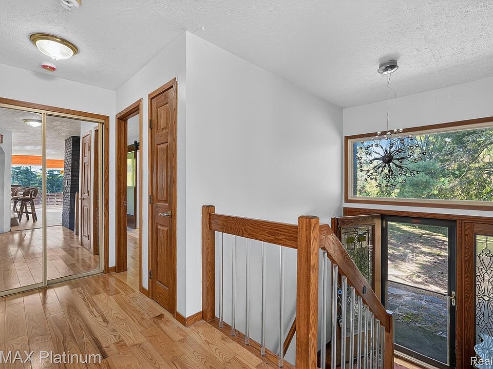 21955 Spearswood Dr, photo 5