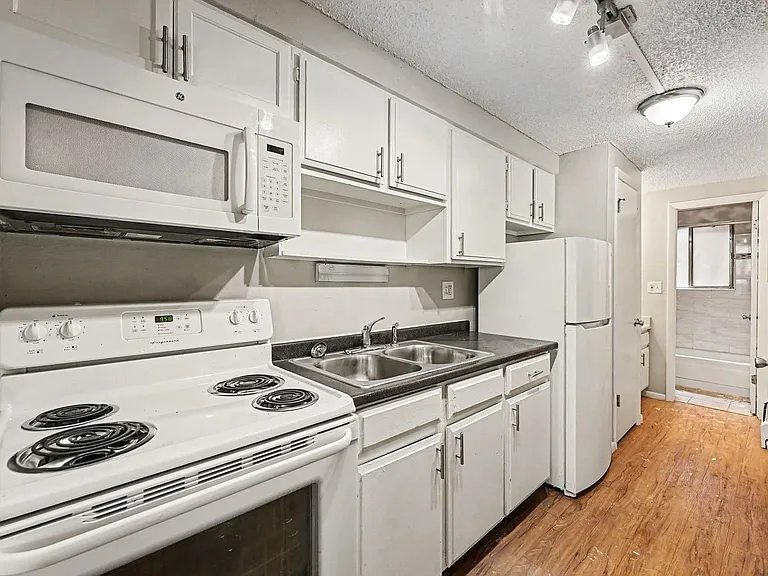 1245 N Lafayette St — Photo 10