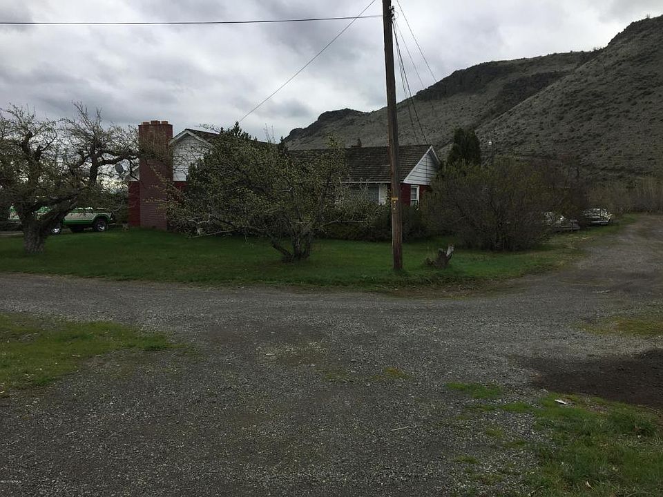 2nd image of 6890 S Naches Rd