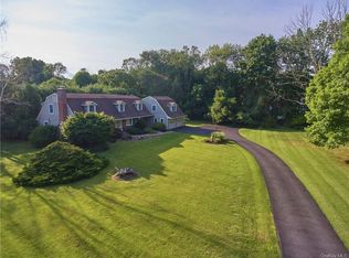 2 Penny Ln, Montebello, NY 10901