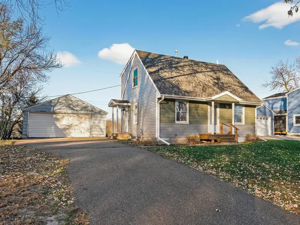 653 109th Ave NW, Coon Rapids, MN 55448