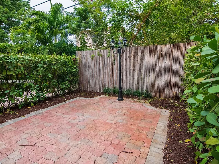 15 Madeira Ave #9 — Photo 4