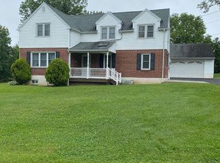 86 Buckwalter Rd, Spring City, PA 19475