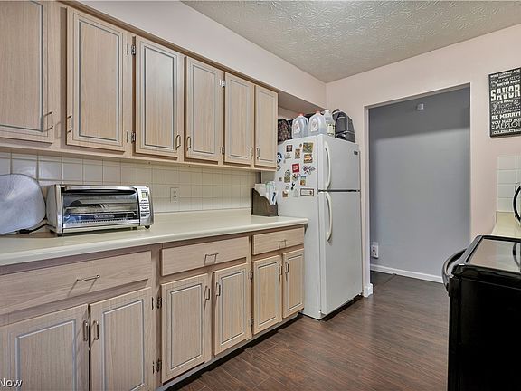 5th image of 2344 Echo Valley Dr