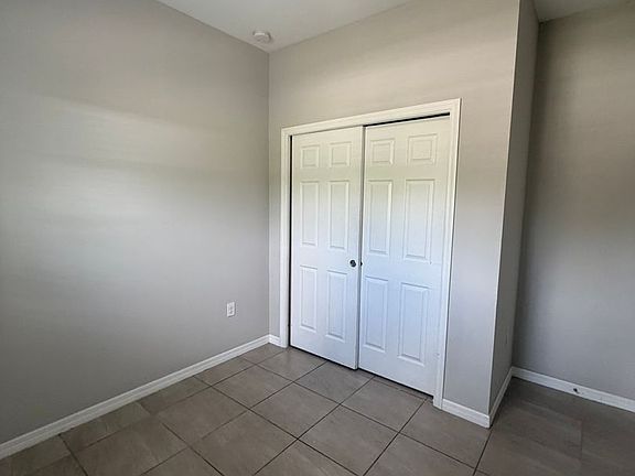 4th image of 402 SW 3rd Ct