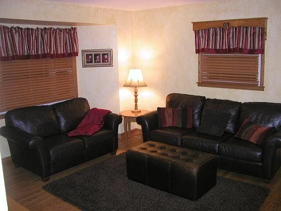 4th image of W144N8577 Macarthur Dr