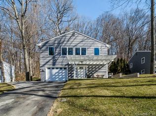 150 Pinewood Trl, Trumbull, CT 06611