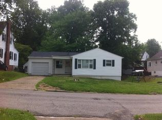 226 Green Oak Dr, Huntington, WV 25705