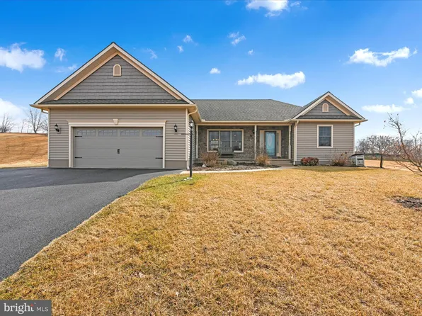 1526 Rolling Meadow Rd, Lebanon, PA 17046