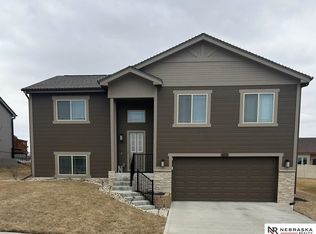 16515 Hanover St, Bennington, NE 68007