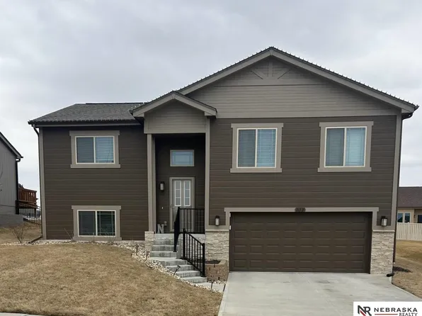 16515 Hanover St, Bennington, NE 68007