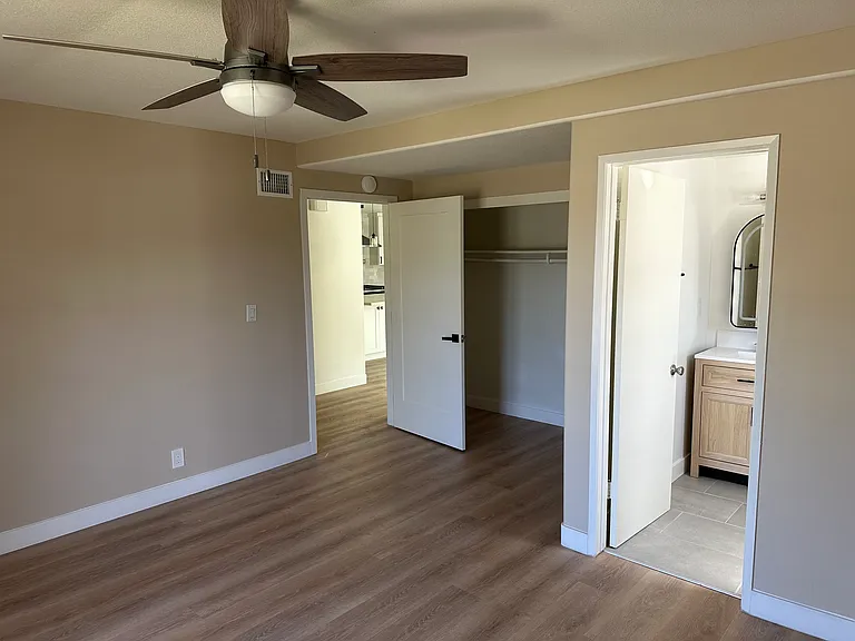 9197 El Cortez Ave — Photo 11