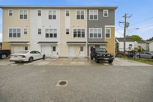 909 Baltic Ave Photo 1