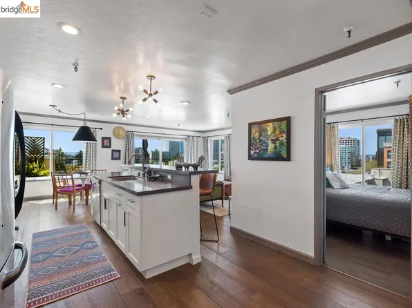 325 Lenox Ave APT 502, Oakland, CA 94610