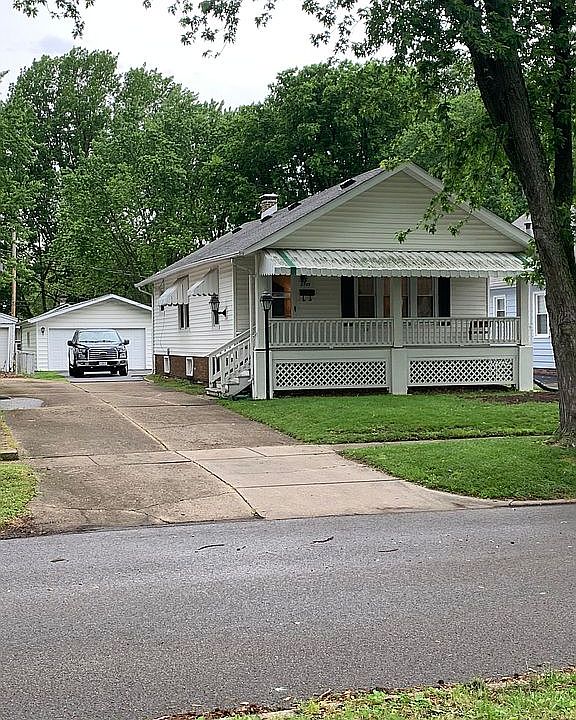 Big porch and Boulevard 