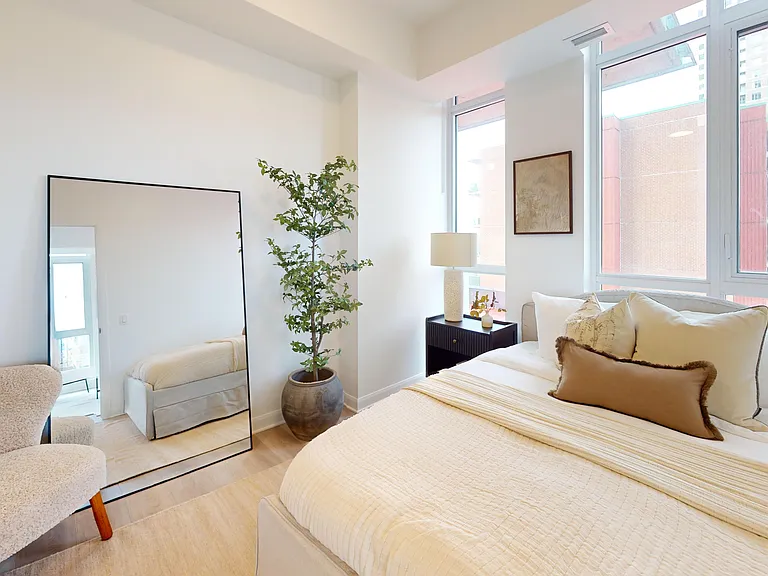 159 Parkdale Ave — Photo 15