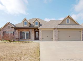 8416 N 76th East Ave, Owasso, OK 74055