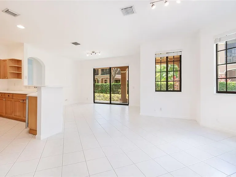 2692 Center Court Dr #2-32 — Photo 4