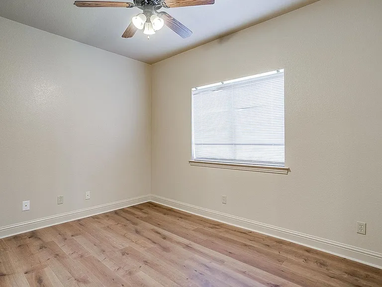 101 Prairie Dunes Dr — Photo 14