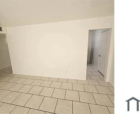 4619 E Almeria Rd — Photo 16