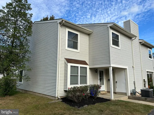 295 Ivy Ct, Marlton, NJ 08053