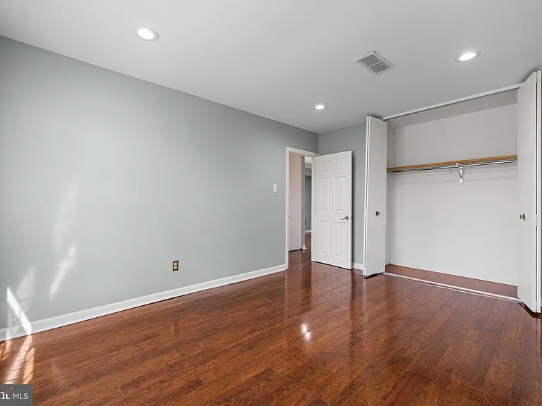 275 Green St #4A6 — Photo 16