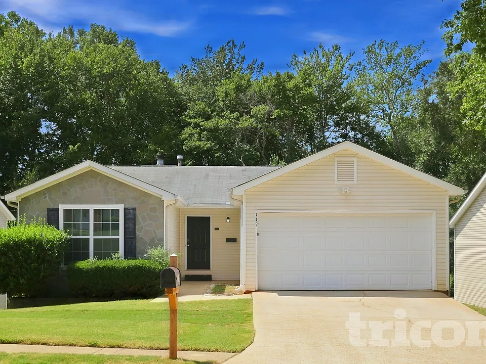 119 Lake Ter