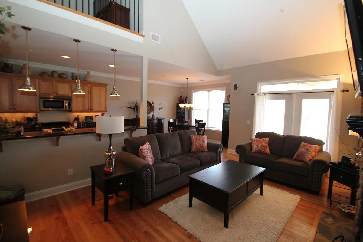 10 Edge Court — Photo 4