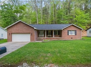411 Rambling Hills Rd, Elkview, WV 25071