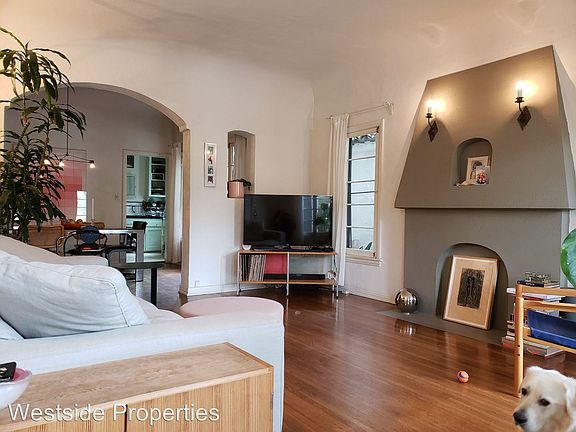 2nd image of 346 N Sierra Bonita Ave #8458317