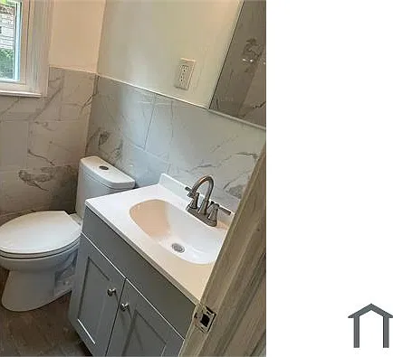3 bed, 895 sqft, $1,900 — Photo 2
