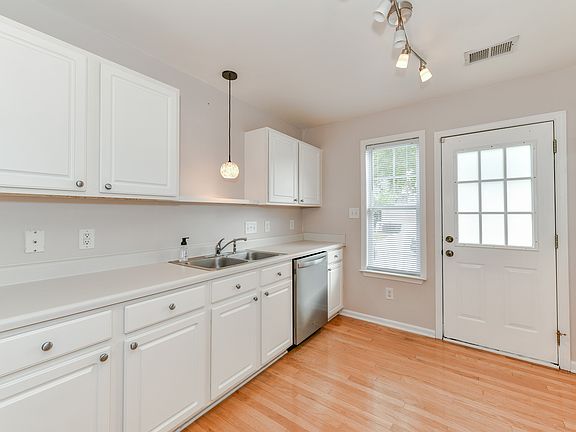 4th image of 7142 Tom Castain Ln