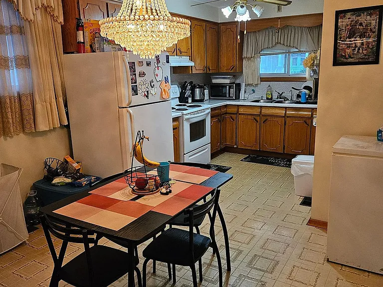 197 Craigroyston Rd #MAIN — Photo 6
