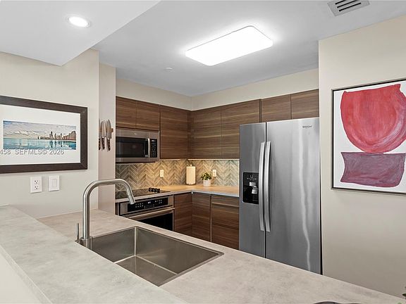 4th image of 2475 Brickell Ave APT 708