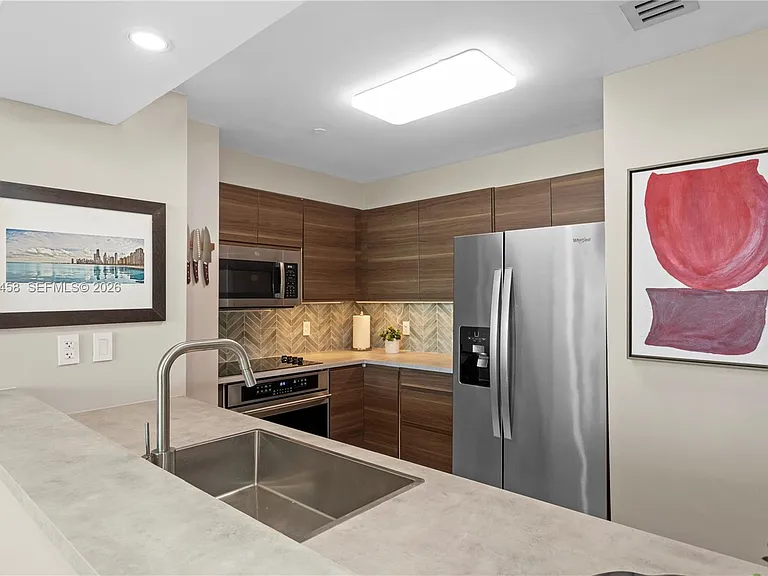 2475 Brickell Ave #708 — Photo 4