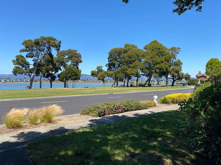 2750 Sea View Pkwy — Photo 33