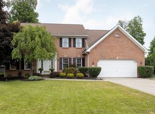 5559 Pine Loch Ln, Williamsville, NY 14221