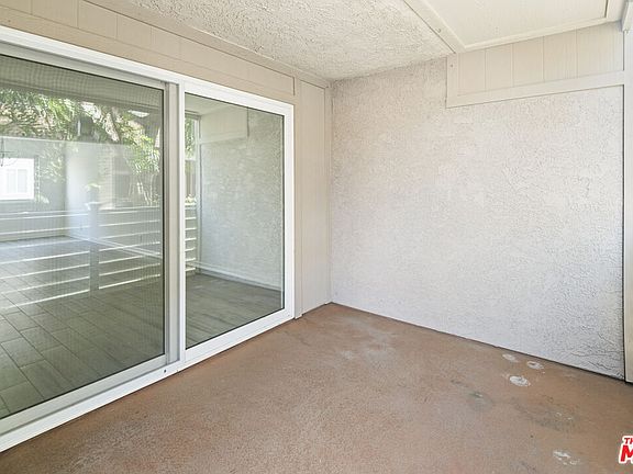 4th image of 18333 Hatteras St Unit 77