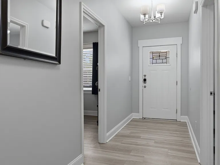 131 Eastmoreland St — Photo 9