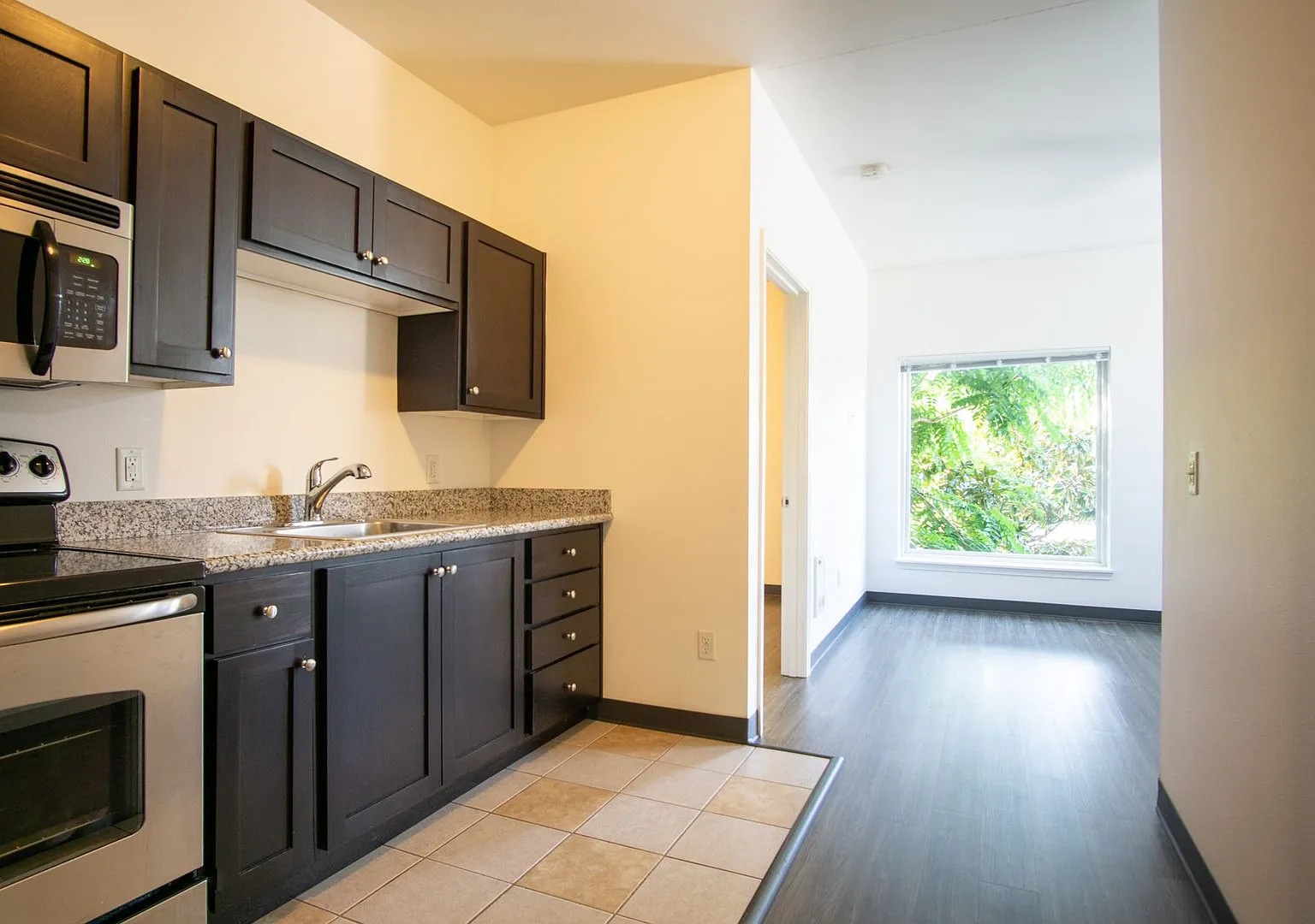 Lock in this Beauty Before Fall! Top-Floor One-Bedroom! — Photo 1