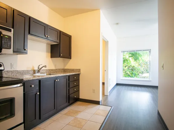 103 SW Meade St, Portland, OR