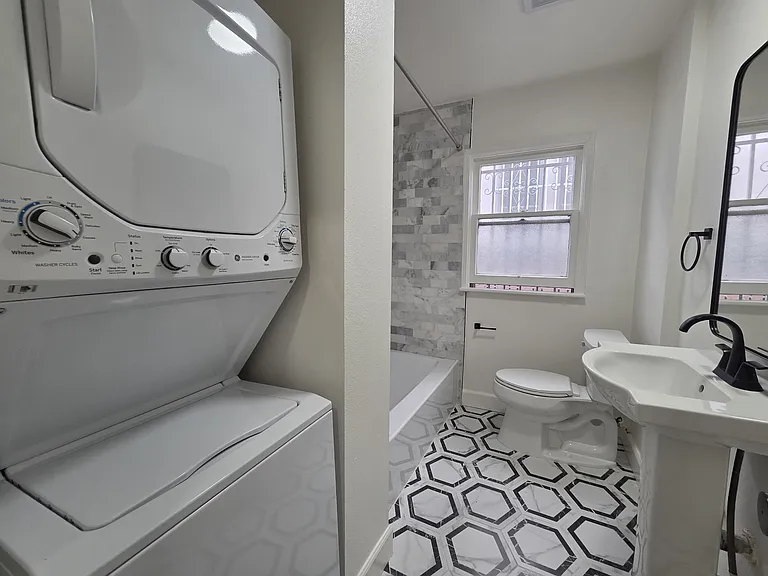 107 N Sweetzer Ave #107 — Photo 12
