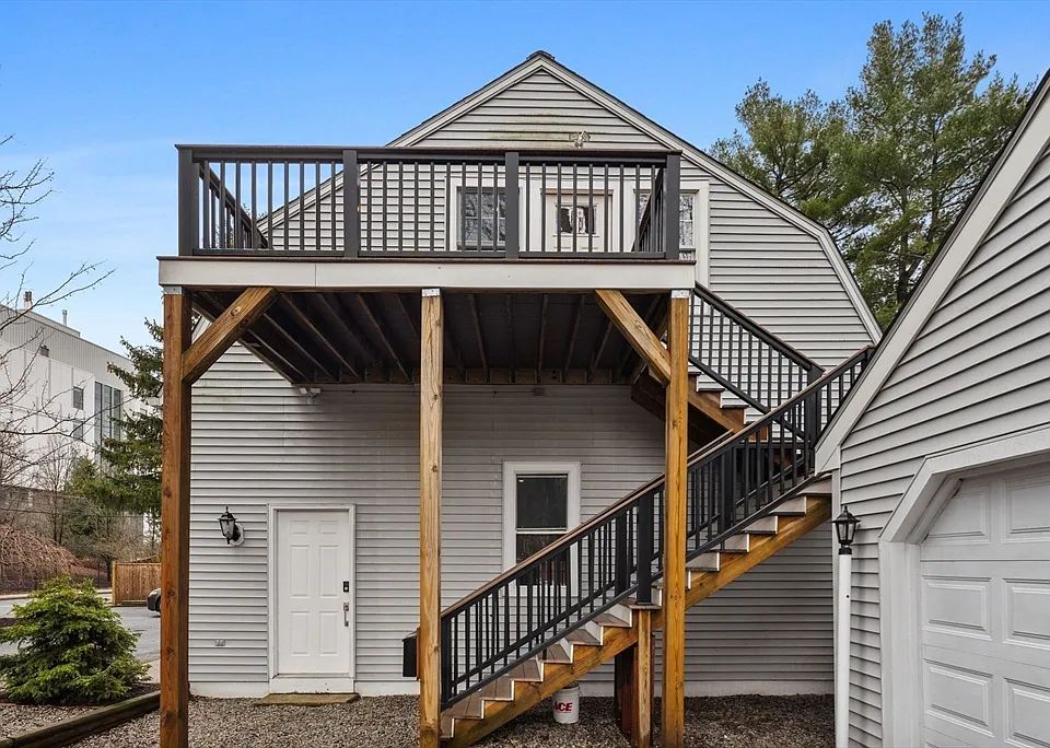 32 Allandale St #2