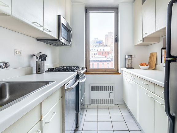3rd image of 200 E 89th St APT 5C