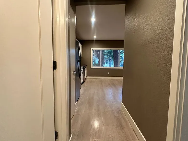 1131 Warren St & 1524 Willow - 1534 Willow #D — Photo 21